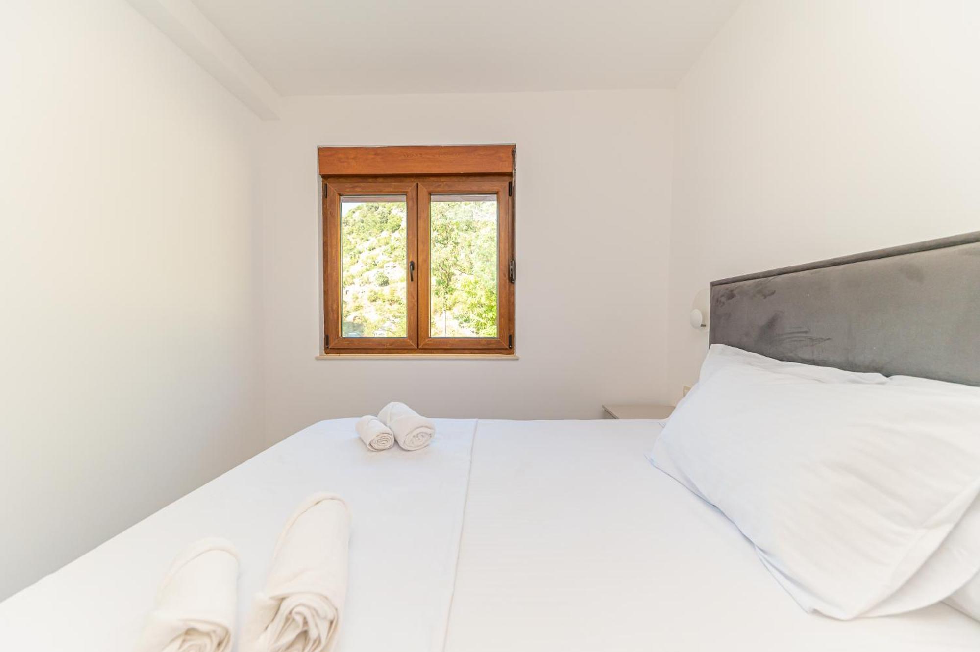 Red Hill Apartman Kotor