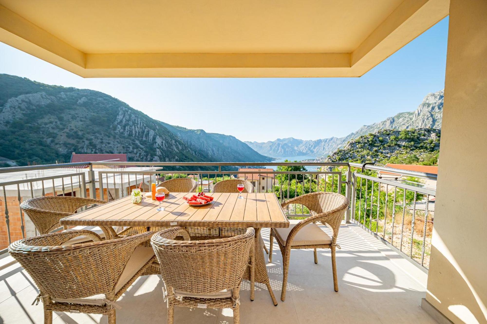 Apartman Red Hill Kotor
