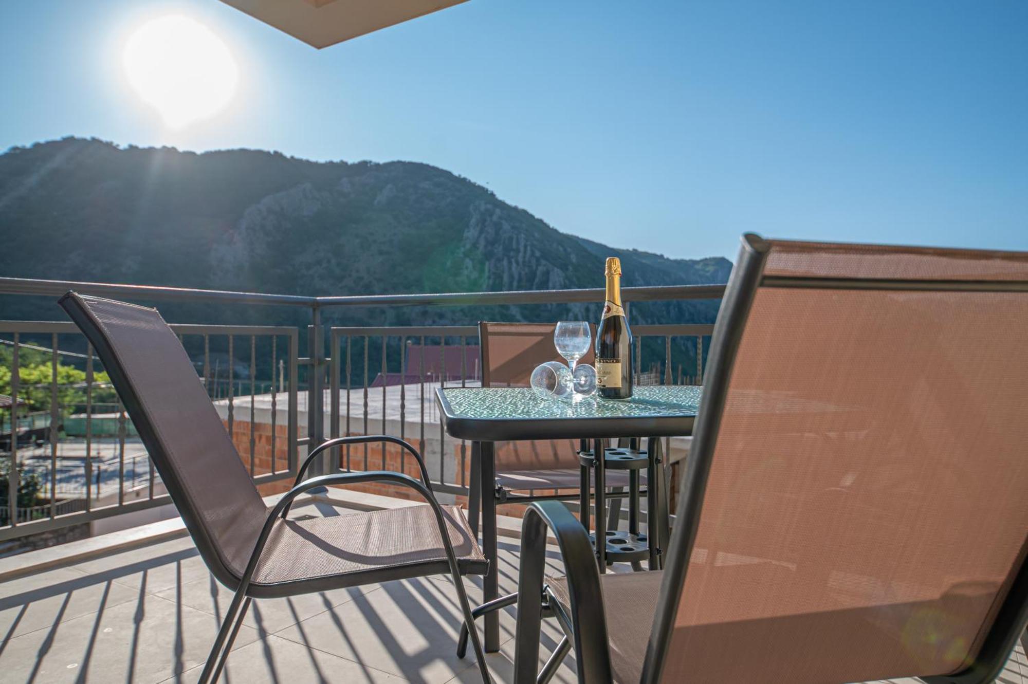 Apartman Red Hill Kotor